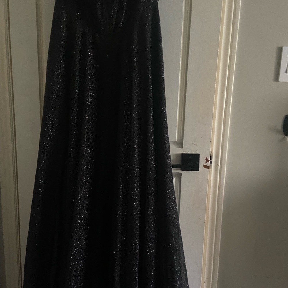 PROM/FORMAL DRESS - Picture 5 of 5